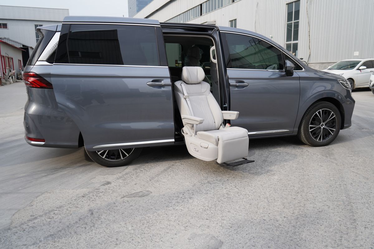 Mercedes Sprinter Premium с массажным креслом